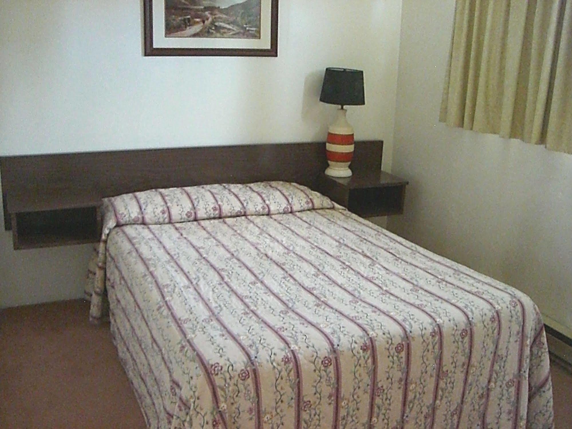 A-1 Alberni Inn Port Alberni Eksteriør billede
